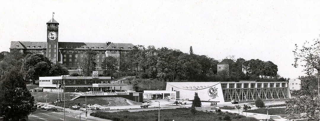 Blick auf das Ensemble auf dem Brauhausberg